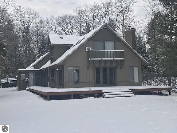 3rd image of 200 Huron Hills Dr