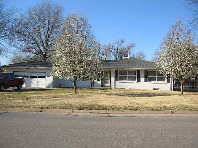 1st image of 1626 Highland Dr