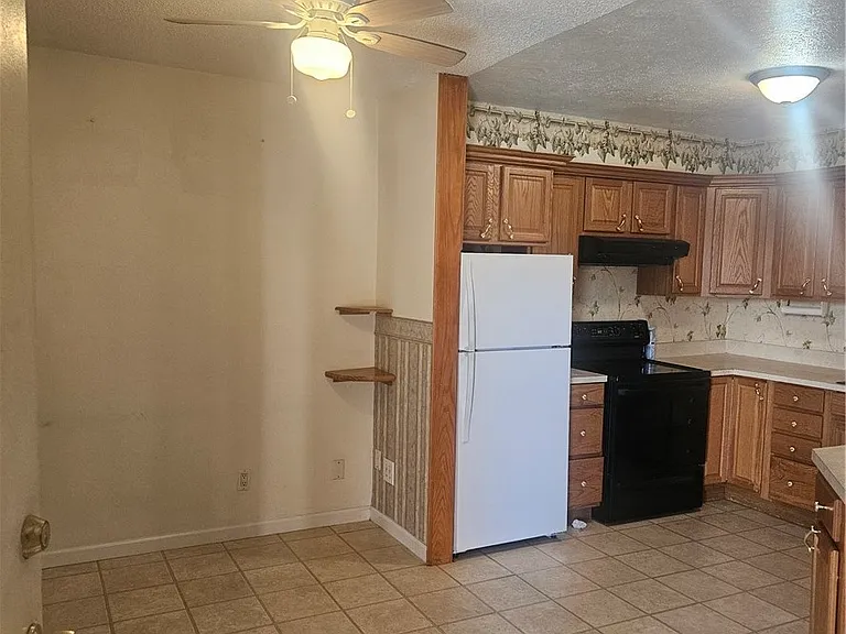350 E Desert Inn Rd #C203 — Photo 11