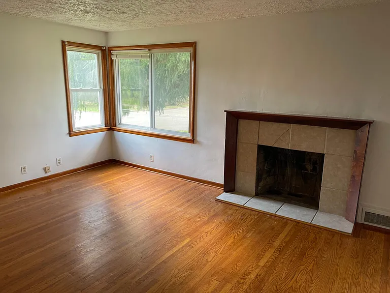 4800 Lindford Ave NE — Photo 8
