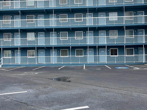 2nd image of 225 E Wildwood Ave #118