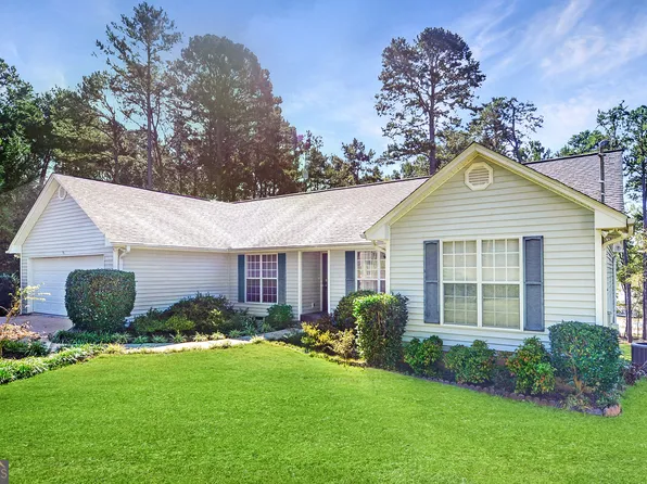 573 Currahee Point, Toccoa, GA 30577