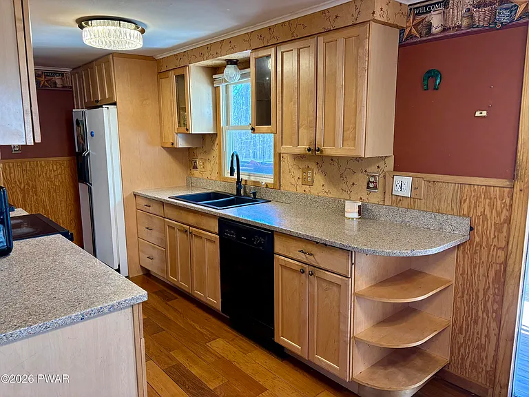 2193 Spring Dr — Photo 14