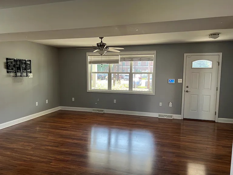 210 S Trenton Ave — Photo 8