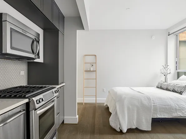 432 West 52nd Street image 4 of 15