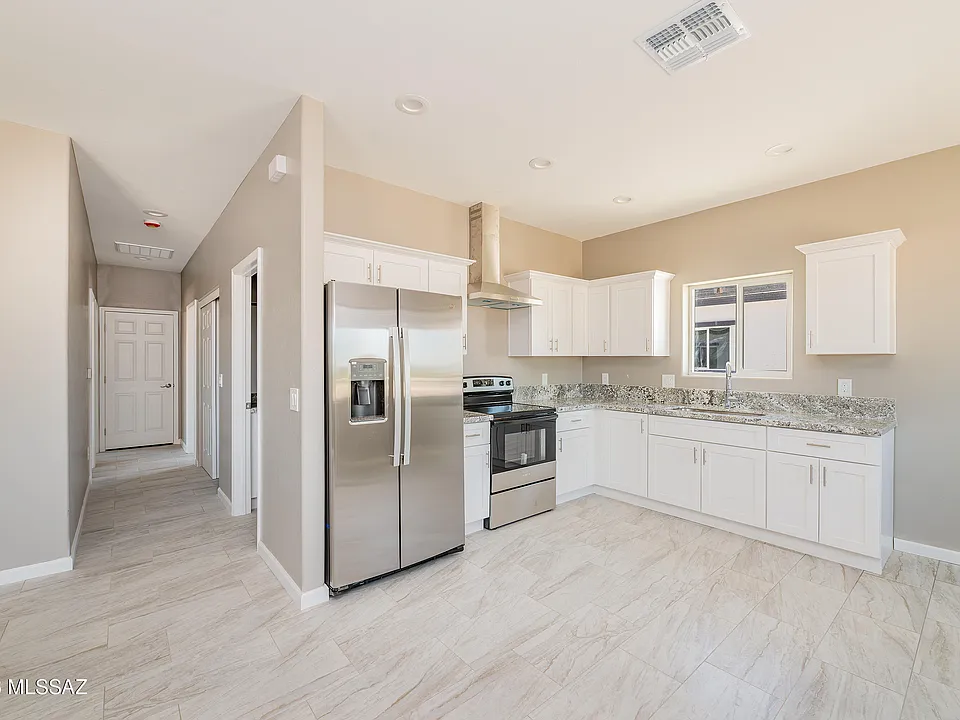 2467 S Campbell Ave #2