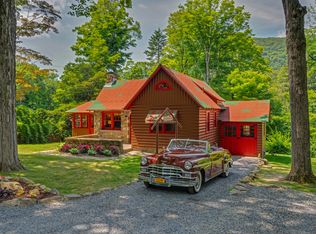 16 Locust Dr, Cold Spring, NY 10516
