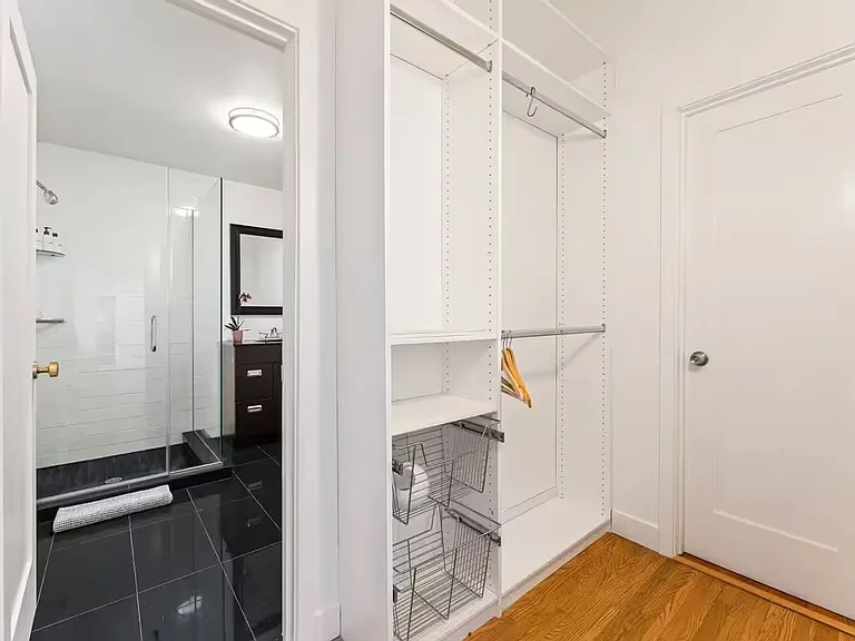 3795 Fredonia Dr — Photo 37