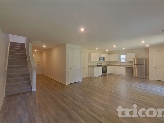 2nd image of 527 Dayspring Dr