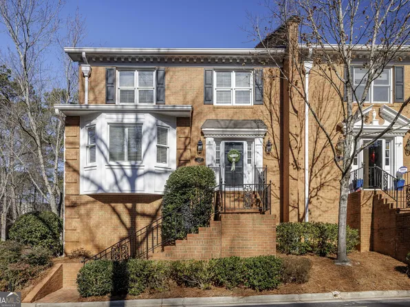 5402 Trentham Dr, Dunwoody, GA 30338