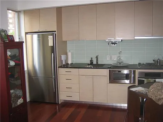 Sold by R New York | media 2