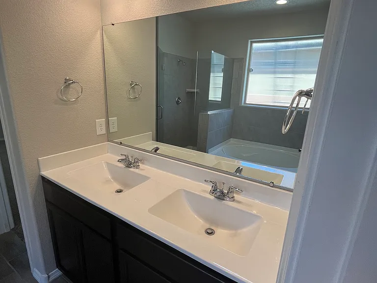 4489 Skyline Loop NE — Photo 17