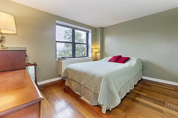 Rented by Halstead Real Estate | media 20