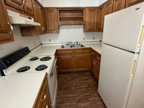 Walnut, 1611 S Walnut St APT D, Pittsburg, KS 66762