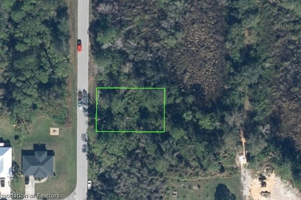 2nd image of 906 Porsche Ave