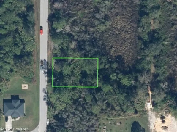 906 Porsche Ave, Sebring, FL 33872