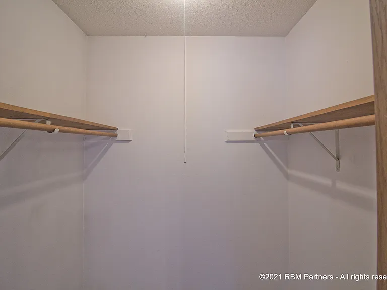 1711 N Main St — Photo 12