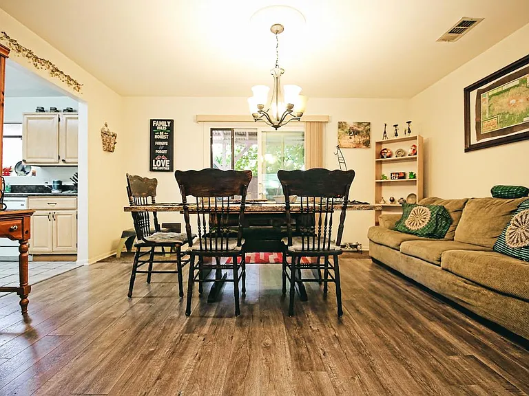 16731 Eric Ave — Photo 2