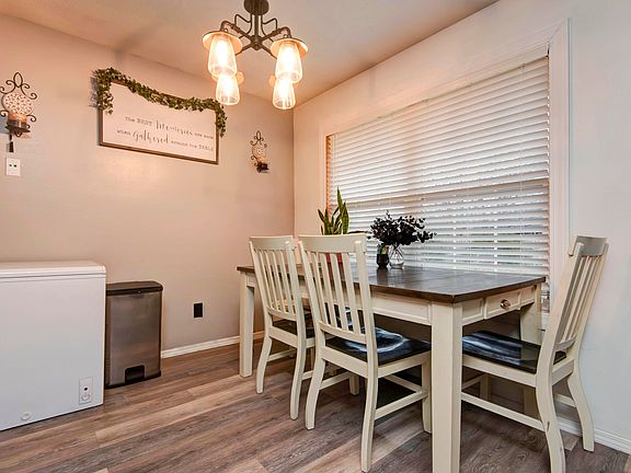 5th image of 102 Arrowhead Road