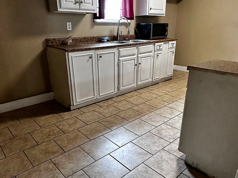 1315 Amanda St — Photo 10