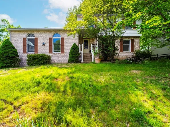 500 Stoneybrook Ln, Canfield, OH 44406