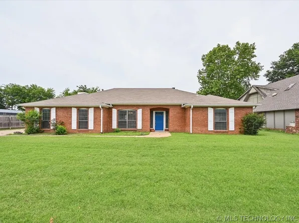2625 W 68th St, Tulsa, OK 74132