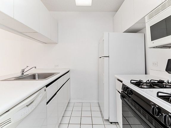5th image of 62-54 97th Pl #3E