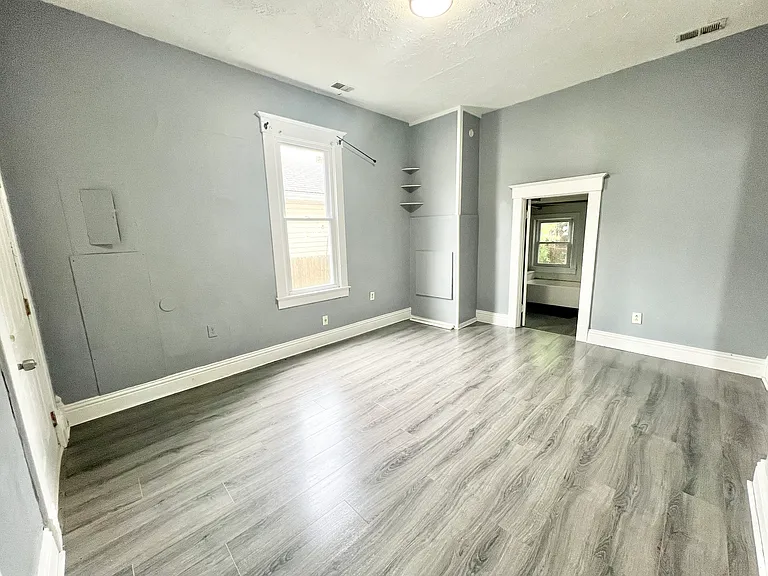 3420 W Jefferson St — Photo 8