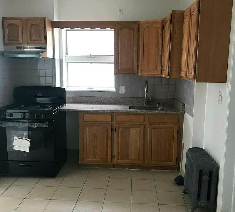 1st image of 110 Bay 13 St #2R