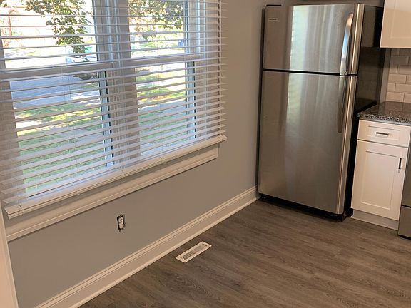 5th image of 129 Shoshone St