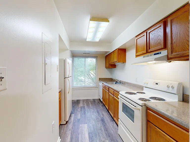 Seneca Place — Photo 68