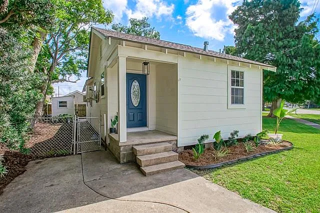 2 bed, 1.0 bath, 745 sqft, $1,750 — Photo 4