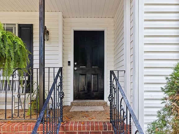 5th image of 100 Hunterwood Ct