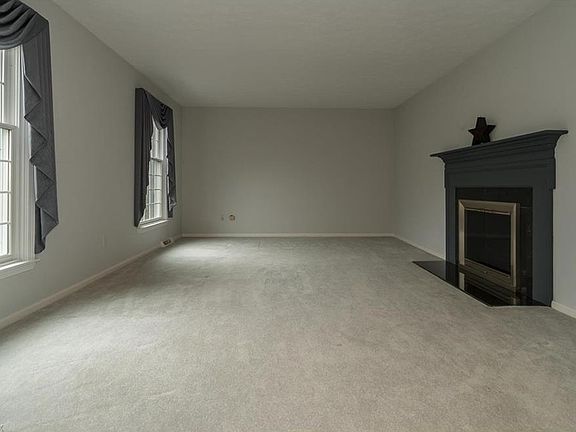 3rd image of 10266 Cherry Hill Dr