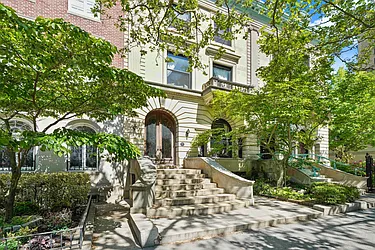 Sold by Avenue Sotheby's International Realty