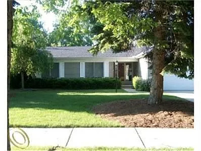 4274 Bristol Dr photo 1