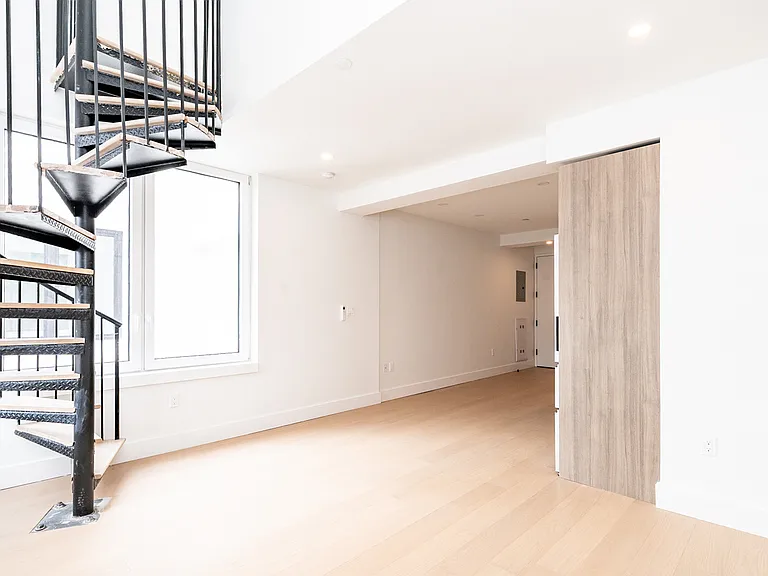 107 S 6th St #4J — Photo 14