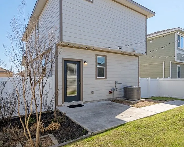 18332 Cumberland Gap St — Photo 24