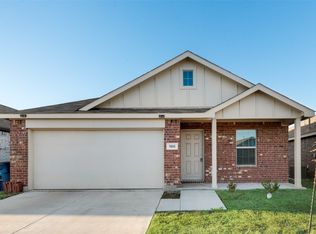 1100 Wildflower St, Ennis, TX 75119