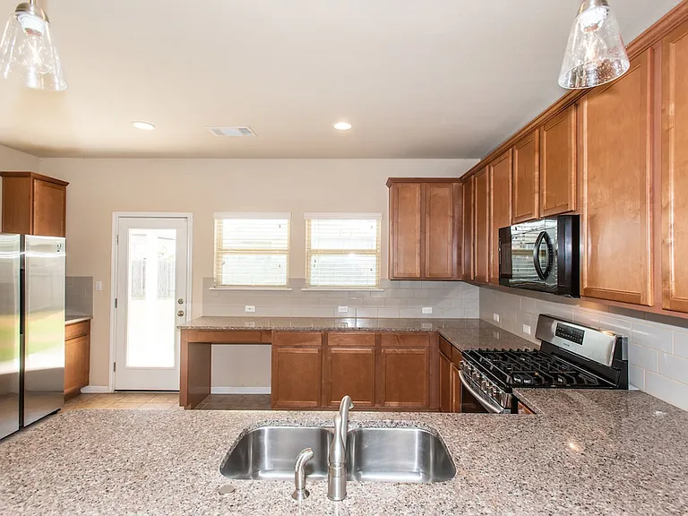 8113 Rosano St — Photo 10