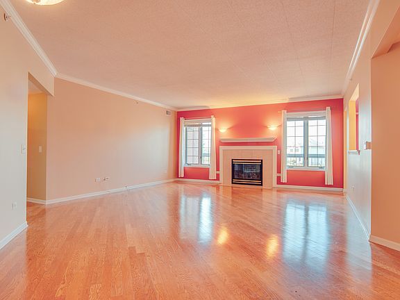 4th image of 6741 S Pointe Dr Unit 1B