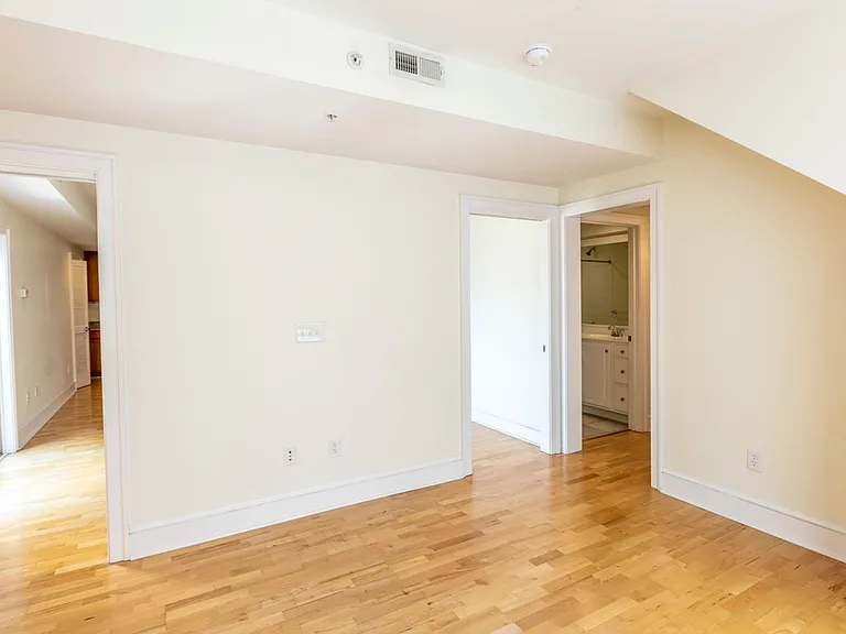 1001 Market St E #10 — Photo 29