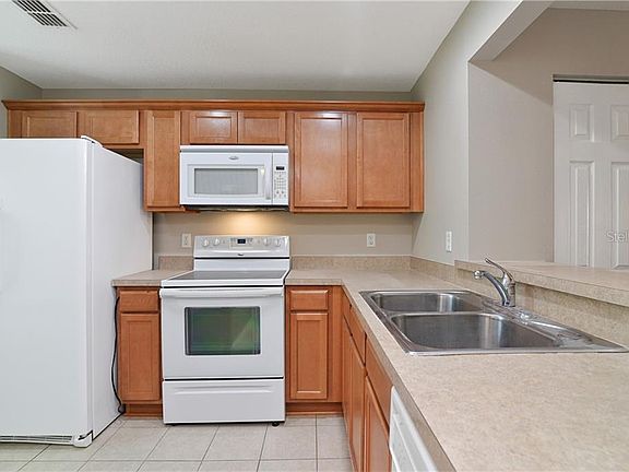 3rd image of 3104 Seaview Castle Dr