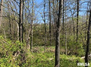 8930 E Homestead Rd, Dix, IL 62830