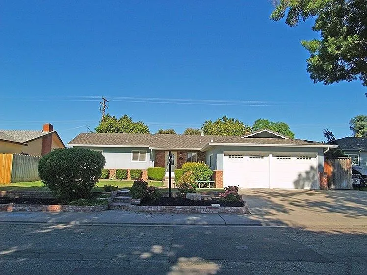 3317 Lord Ave photo 1