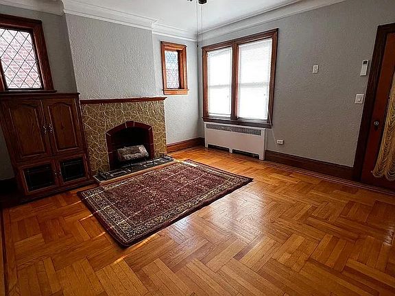 5th image of 2555 Tenbroeck Ave #2A