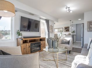 132 Aspen Springs Dr #301, Clarington, ON L1C 0H1