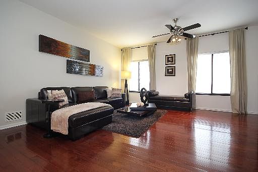 4th image of 307 Monarch Dr