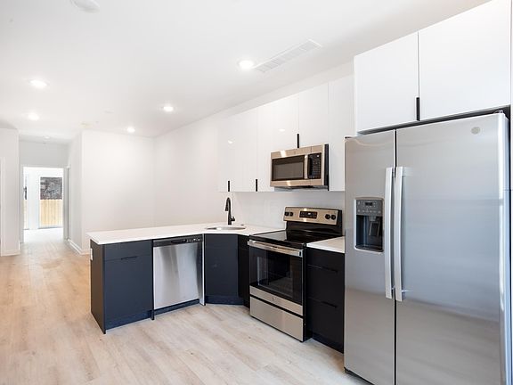 4th image of 1428 S 23rd St #1