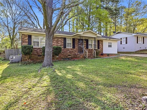 2nd image of 162 Orchard Cir